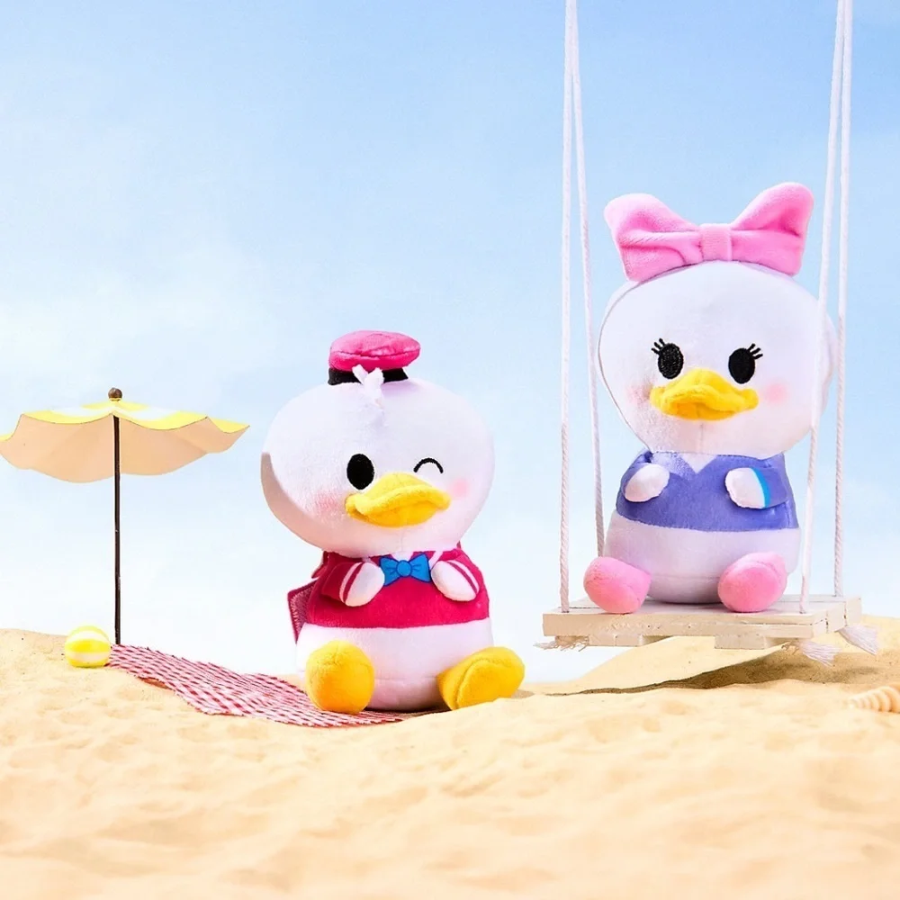 Disney’s DAISY DUCK Mini Mix-It 7” Plush with Removable Hat - NWT